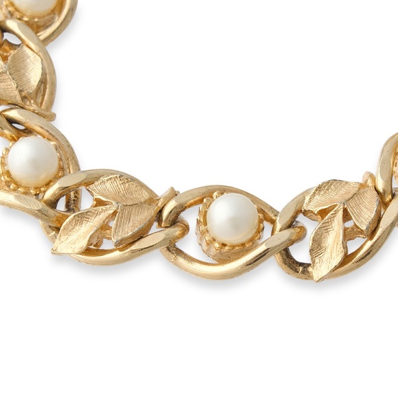 Vintage Faux Pearl Gold Plated Leaf Link Bracelet - Picture 2 of 5
